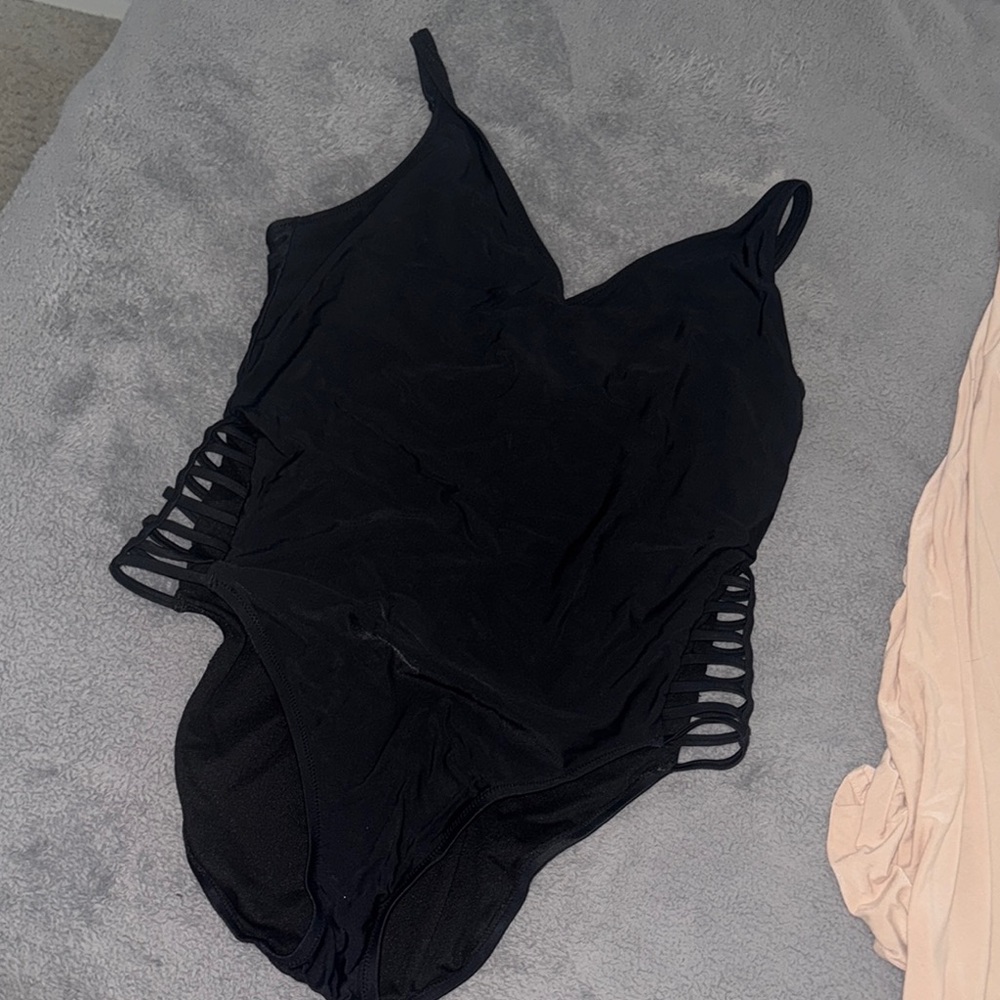 One piece swimwear